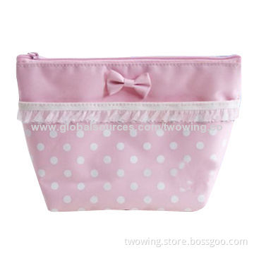 Wash bag, 600D polyester fabric, inside with more construction easy for storage